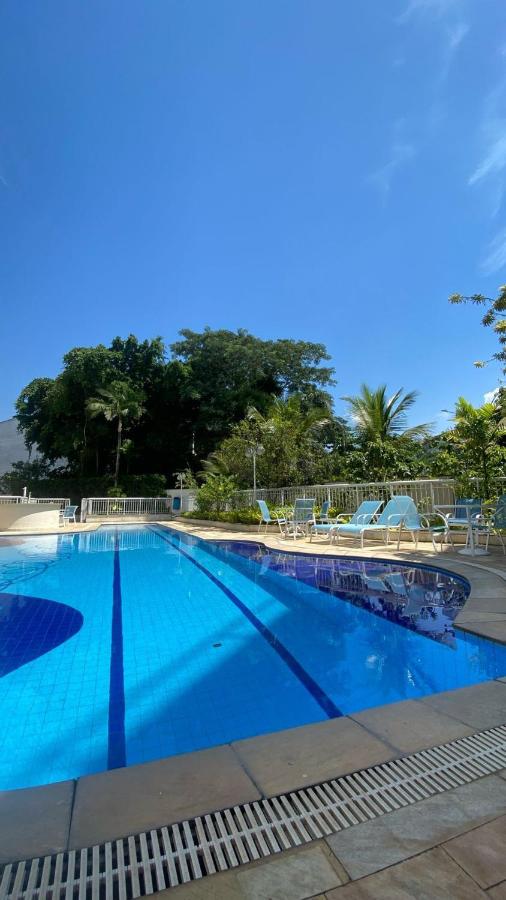De frente para a praia da Barra (Pepê) com varanda - B&B