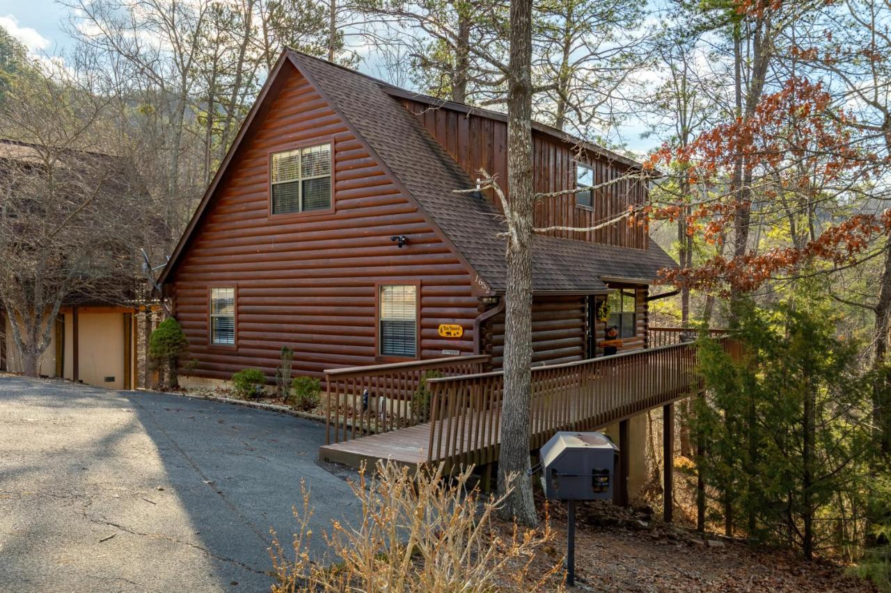 Bear Hideaway Cozy 3BR Cabin - B&B