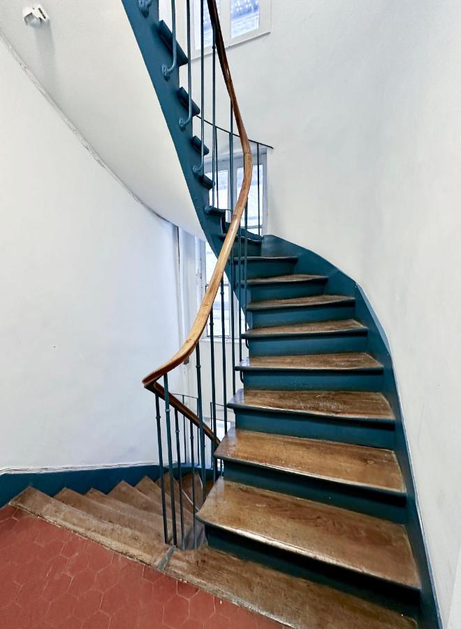 Stylish Duplex in Front of Buttes-Chaumont - Chambres d’hôtes