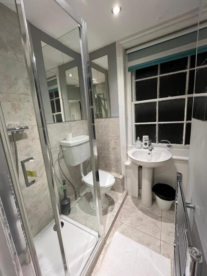 Vierbettzimmer mit Gemeinschaftsbad