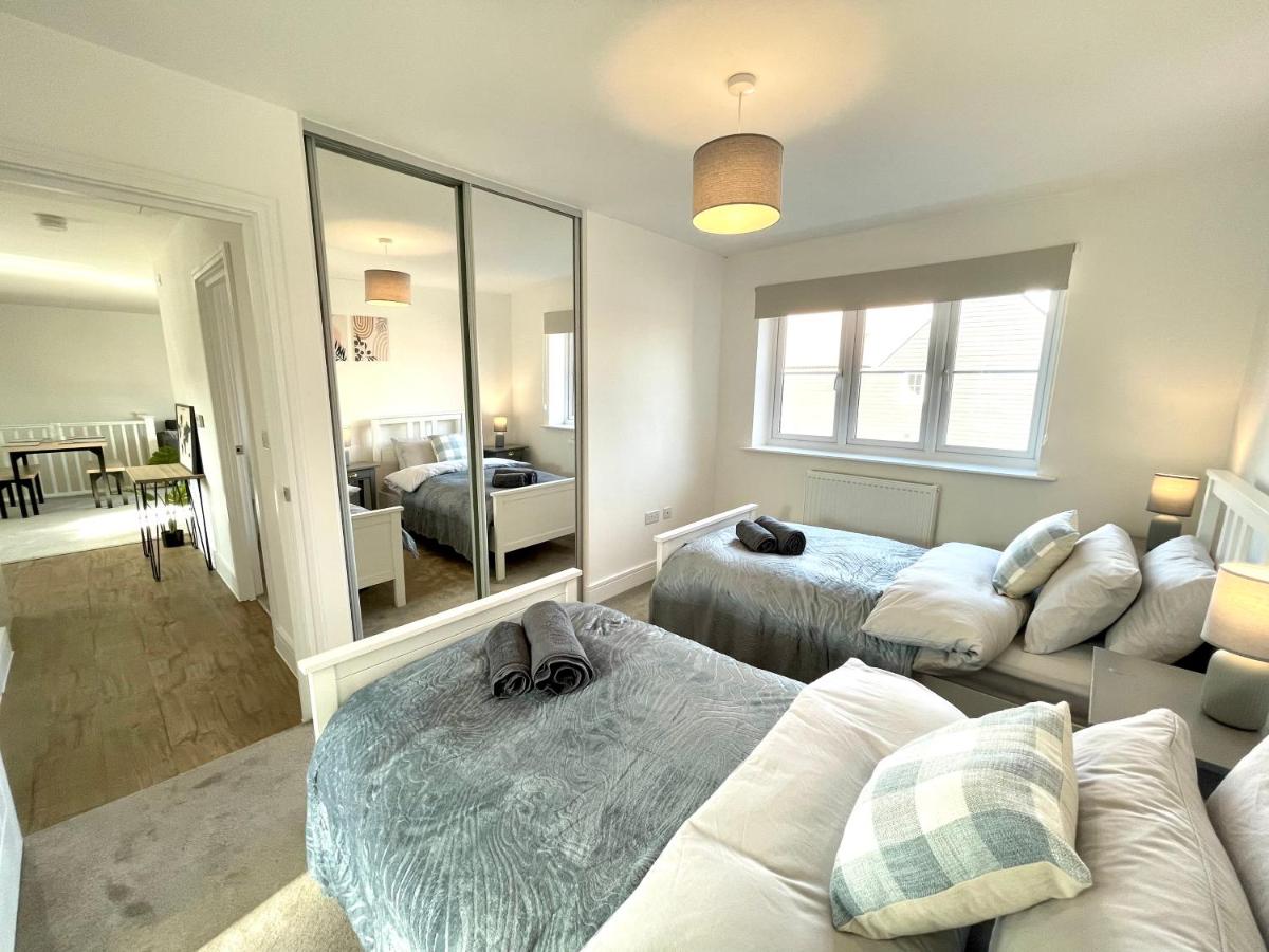 New Modern 2 Bed with parking in BISHOPS STORTFORD, close to Stansted Airport! - Bed and Breakfast Birchanger