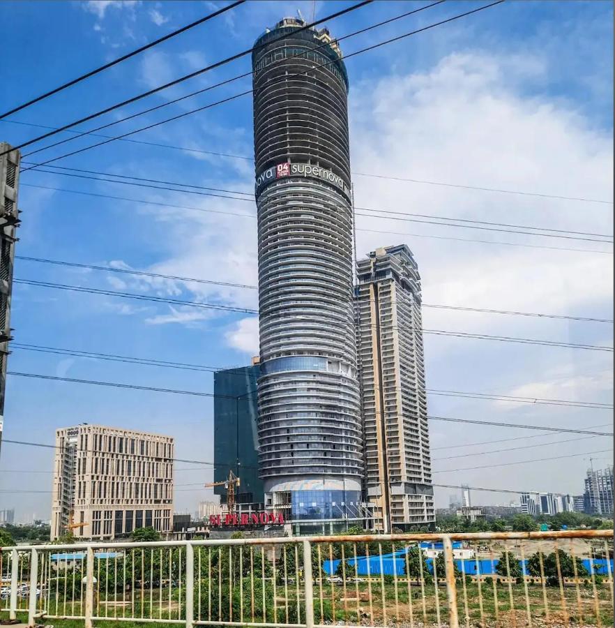 Private Theatre at supernova 38th floor - B&B Nuova Delhi