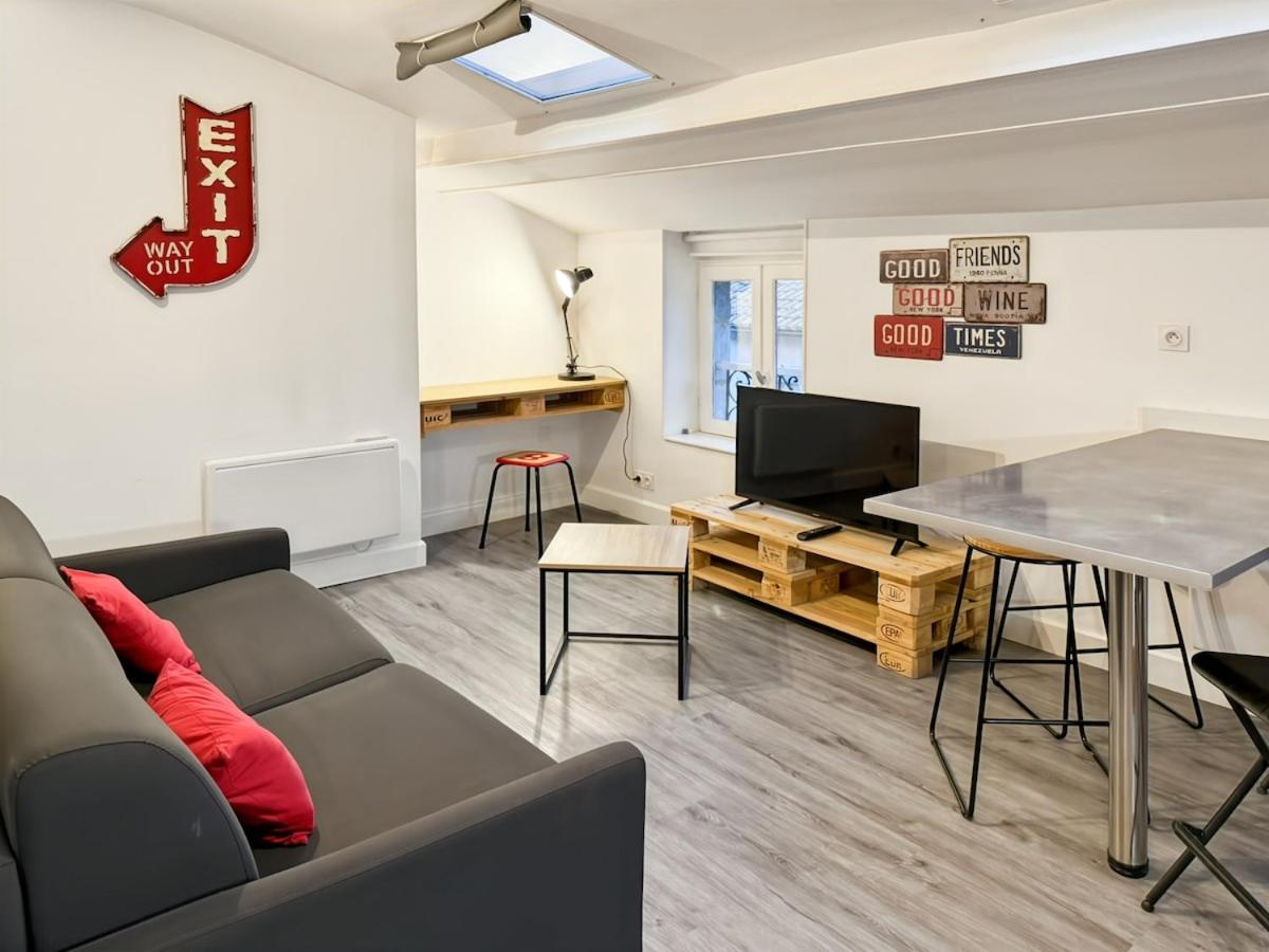 Appartement cosy cœur d'Aurillac, 2 lits, Wifi - B&B