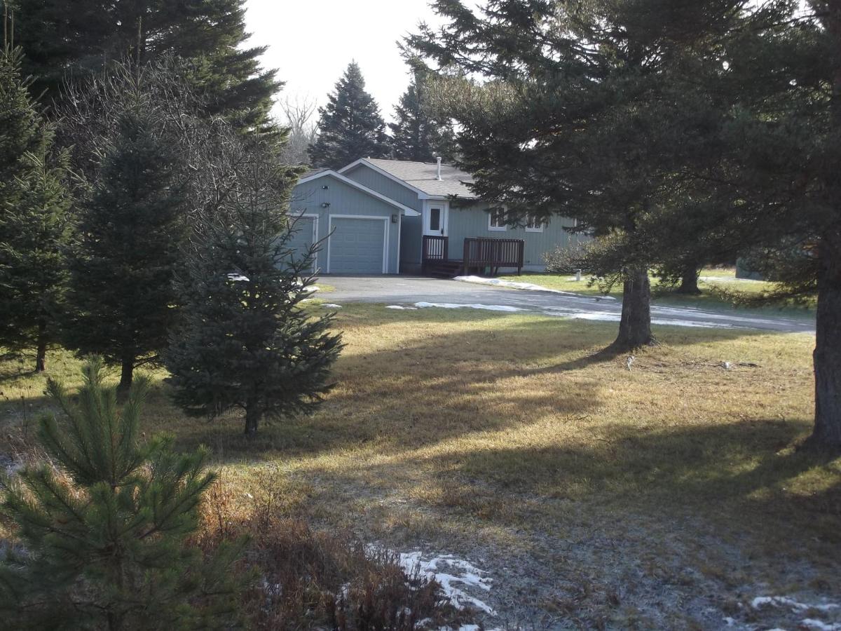 Rifle River Lodge - B&B