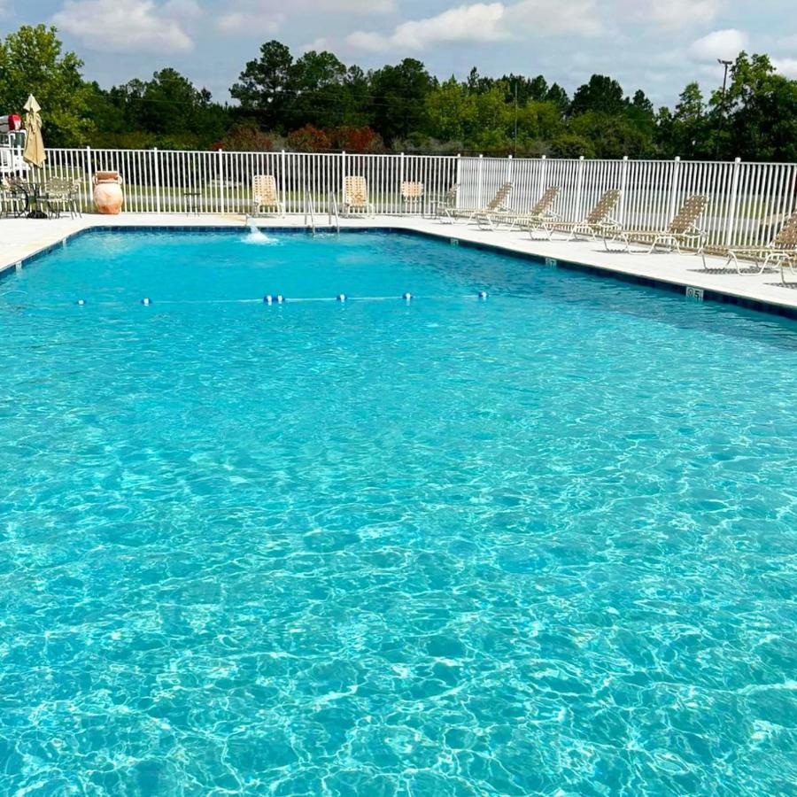 Outdoor Adventure Retreats - Wanee Lake Golf & RV - B&B