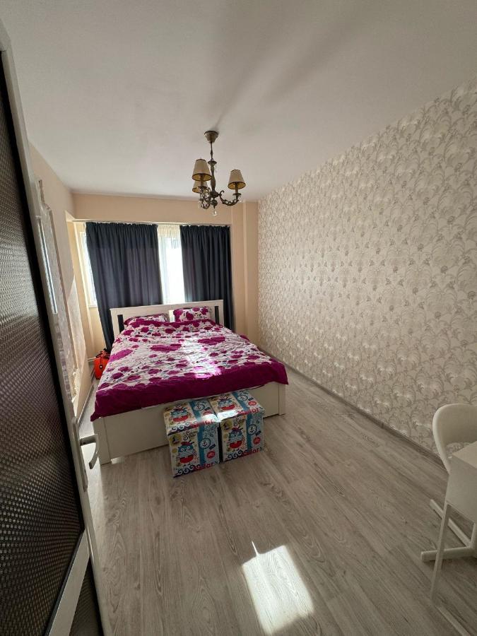 Bright Family Escape in Galati 3 Room Apartment with 2 Bathrooms and Natural Light - Chambres d’hôtes