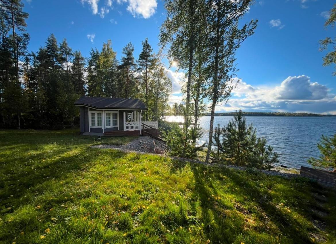 Villa Iltaranta - Cottage on the shore of Lake Saimaaa - B&B Savonlinna