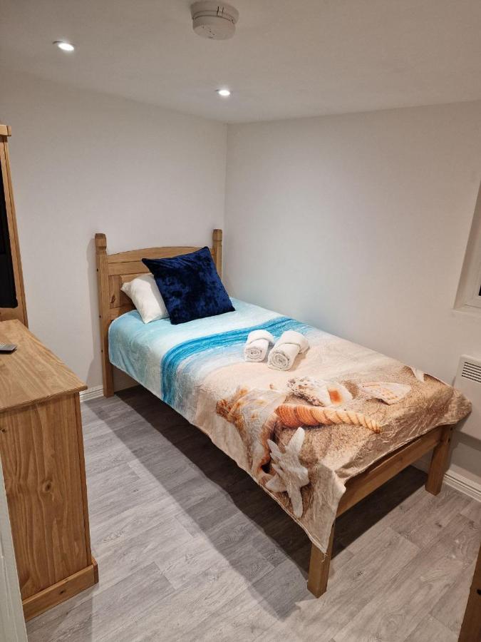 Single Room with Shared Shower and Toilet