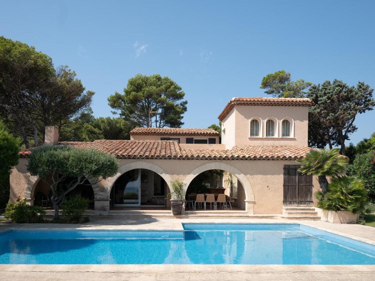 La Roche Bleue - Villa de charme avec vue exceptionnelle bord de mer piscine privée jardin et terrasse - Chambres d'hôtes Carry-le-Rouet