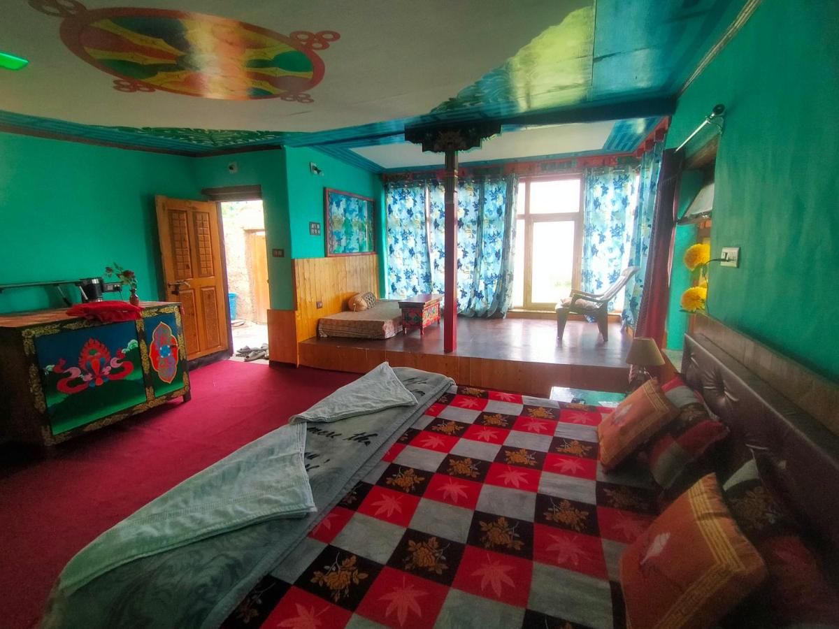 Deluxe Double or Twin Room with Mountain View