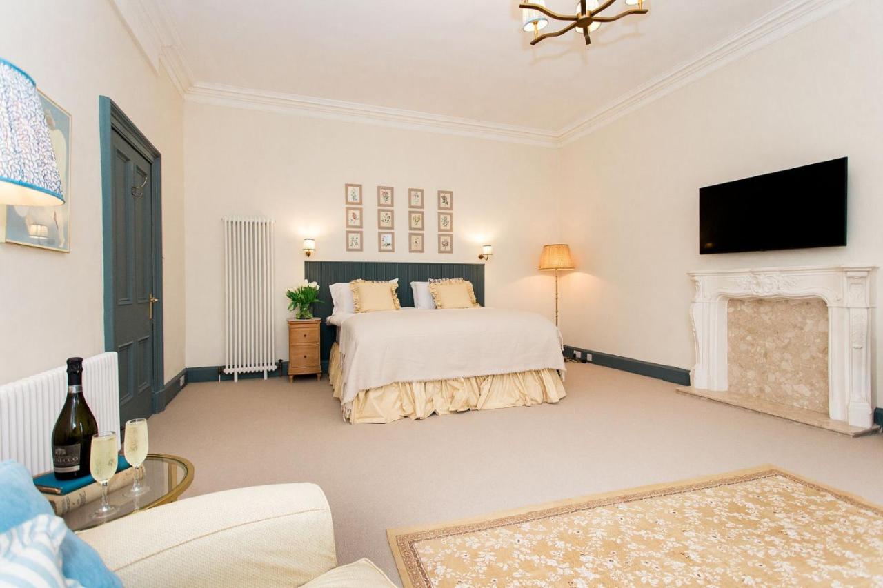 Torr House - Bedroom 1 - Bed and Breakfast Dumfries