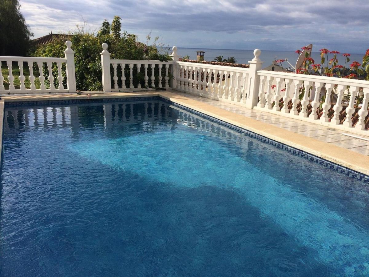 Villa with Private Pool and Gorgeous View - Bed and Breakfast Caleta de Vélez