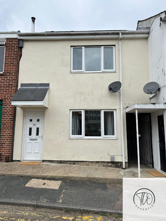 Jardine House- 2BR House, Town Centre, Station - B&B Colchester