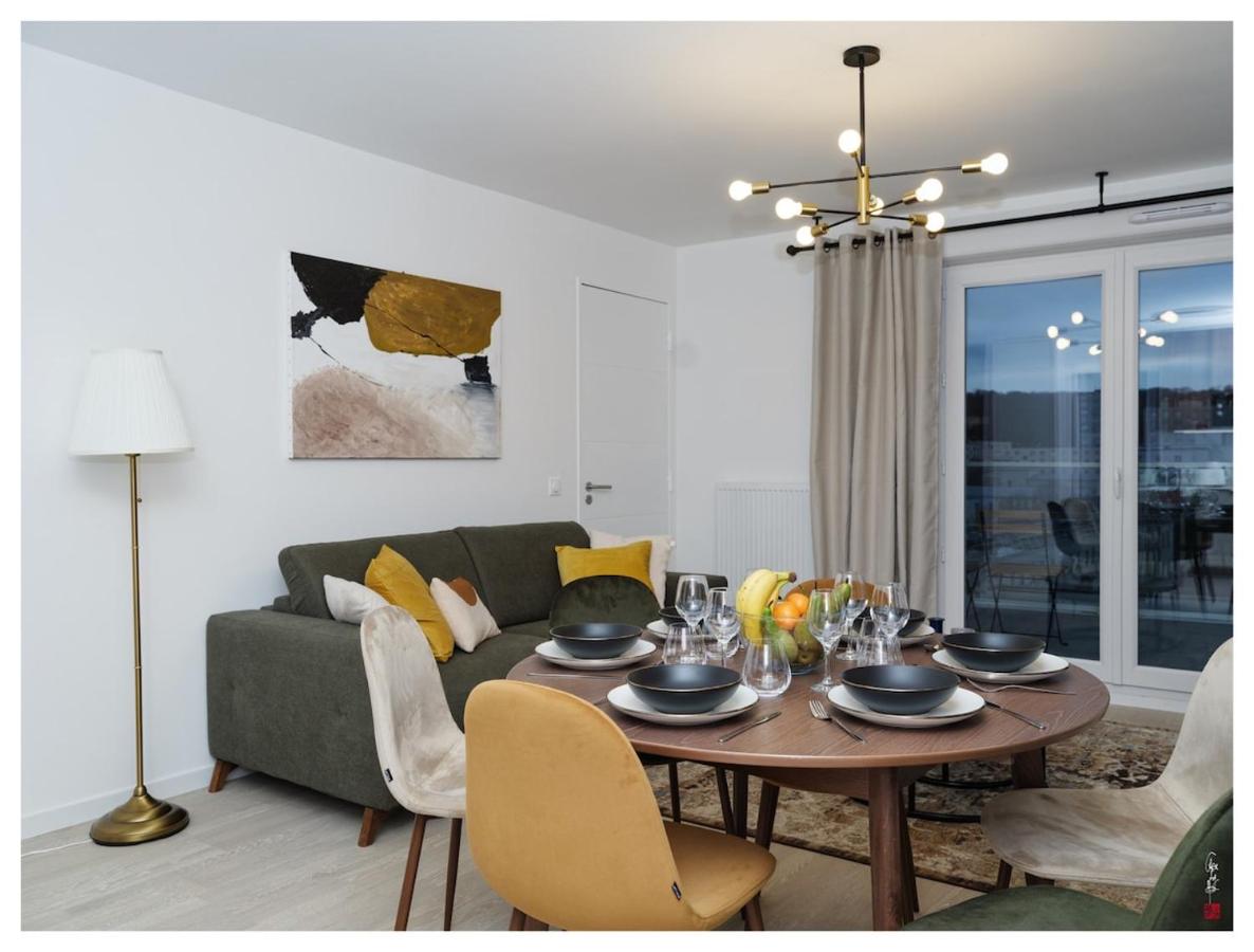 Chic appart 3 pièces avec Parking et Terrasse à 35min de Paris - Ferienwohnung Romainville