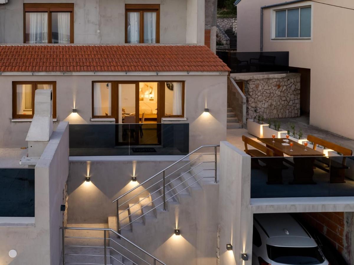 Magic Sea View - Apartments Rina - B&B Karlobag