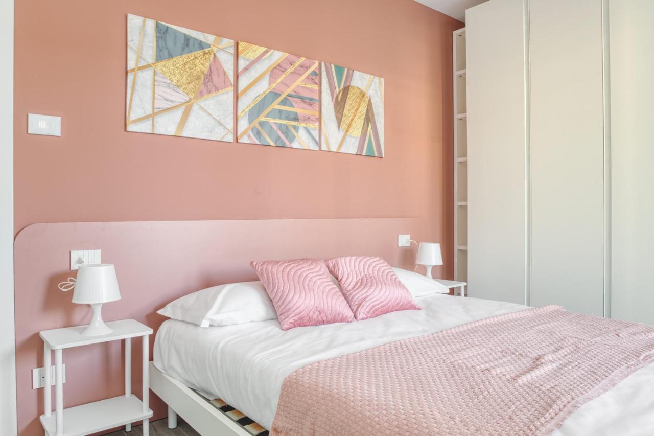 One-Bedroom Deluxe Apartment
