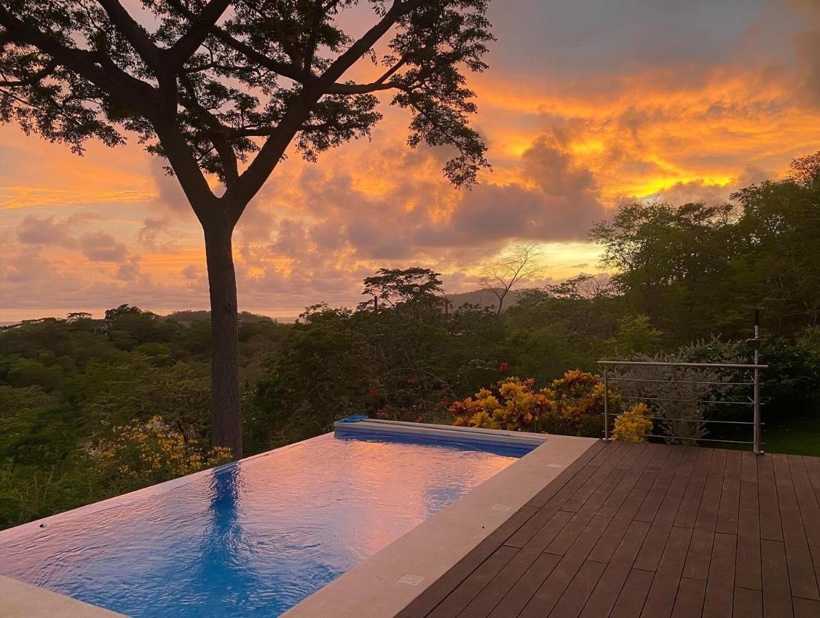 Private 3-Bedroom, 3,5-Bathroom Home With Amazing Ocean-Views In Playa Grande - B&B