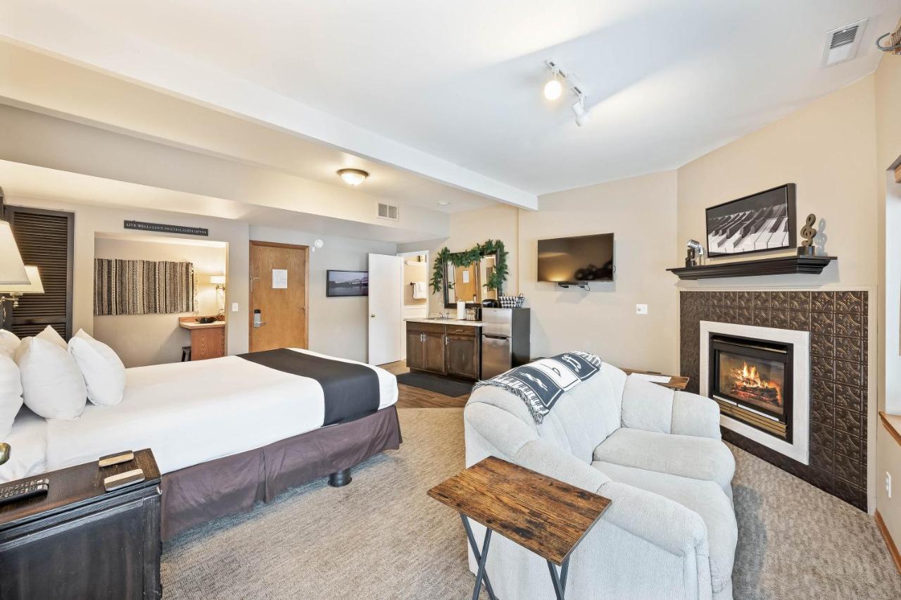 King Room with Balcony