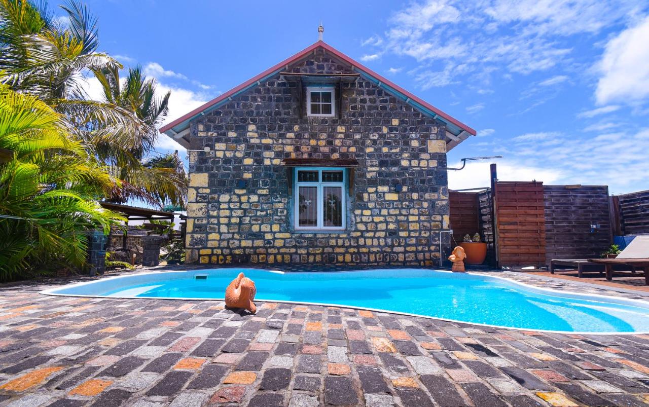 Rustic Balinese Villa - B&B