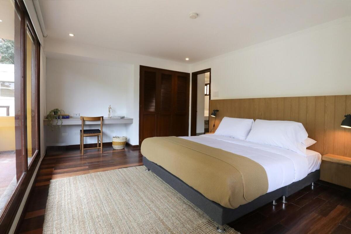 Urban Charm Your Zona G Escape Awaits 501 - Chambres d’hôtes Bogota