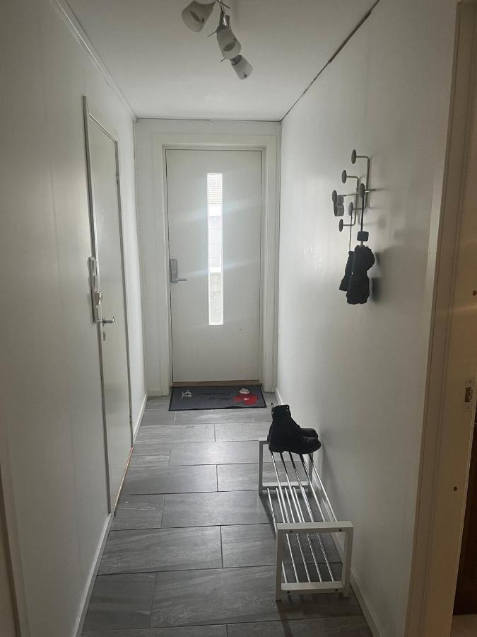 Sokkelleilighet i enebolig - B&B
