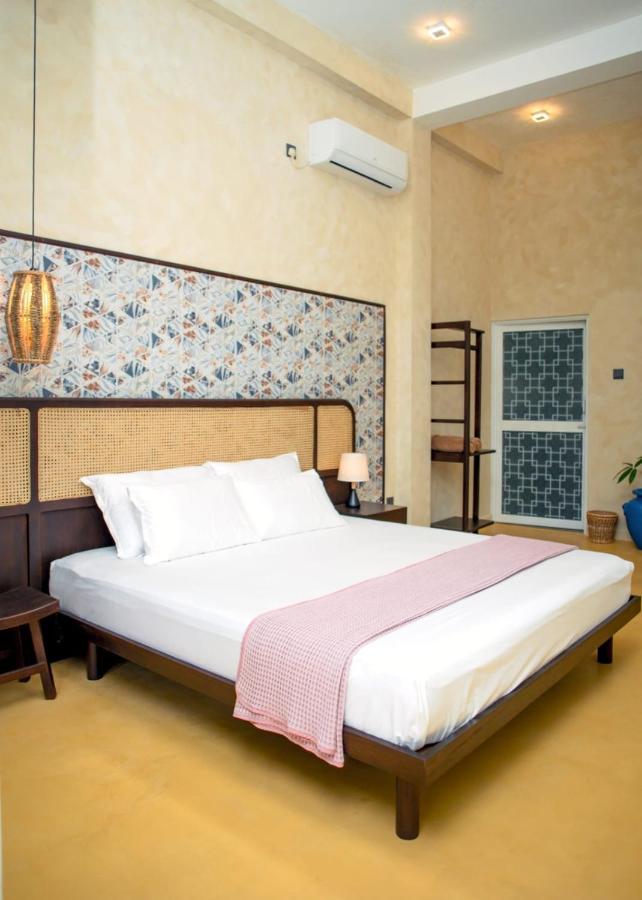 Zimmer mit Kingsize-Bett