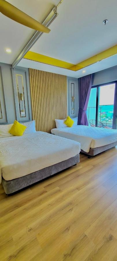 Apartamento de 2 dormitorios con balcón y vistas al mar