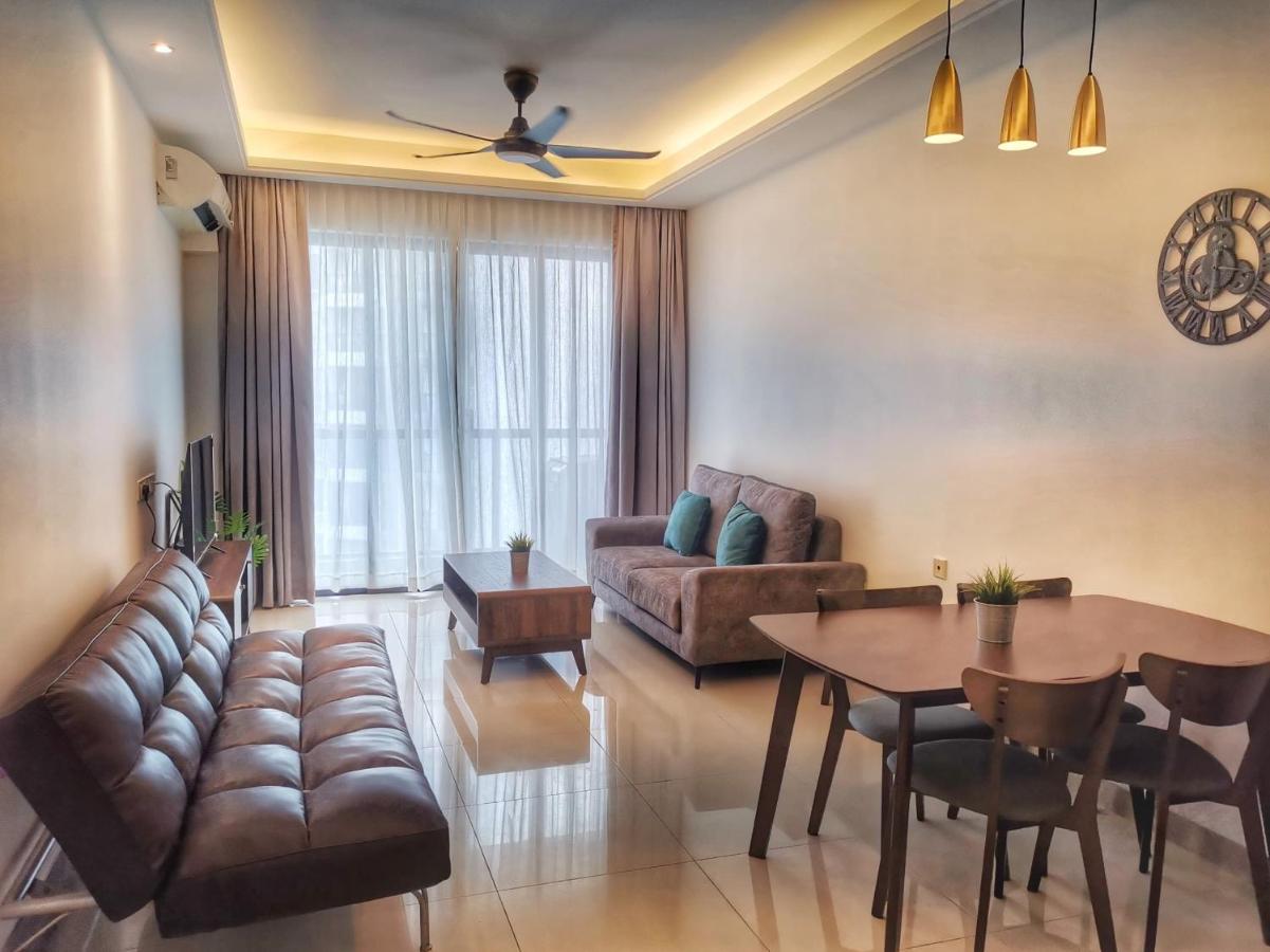 R&F Princess Cove 2BR, JB CIQ, Shopping Malls, by Good Life Homestay - B&B