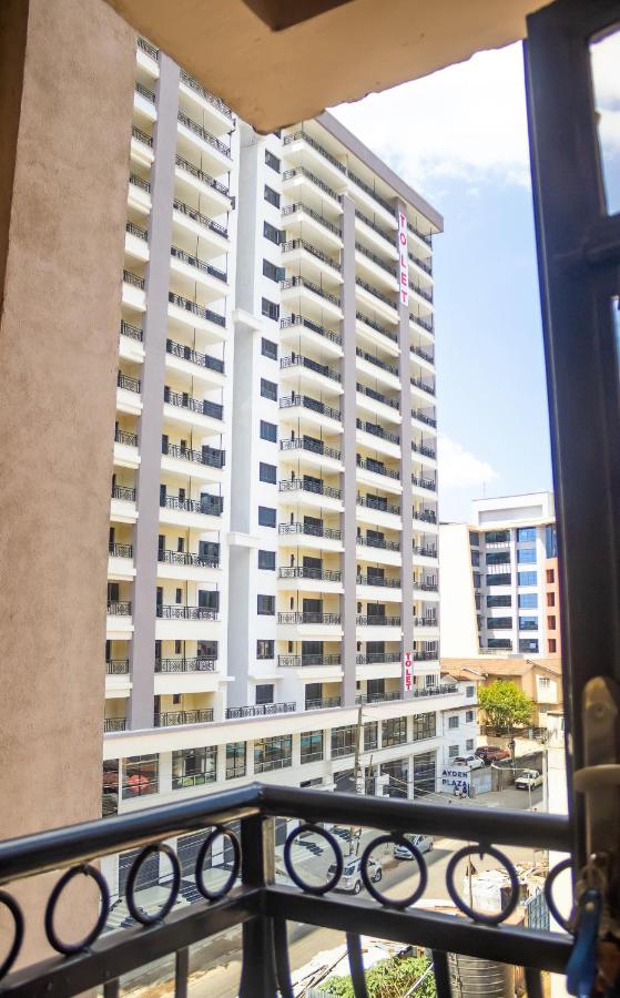 Honey Suite Two Bedroom Master & Suite Apartments - B&B Nairobi