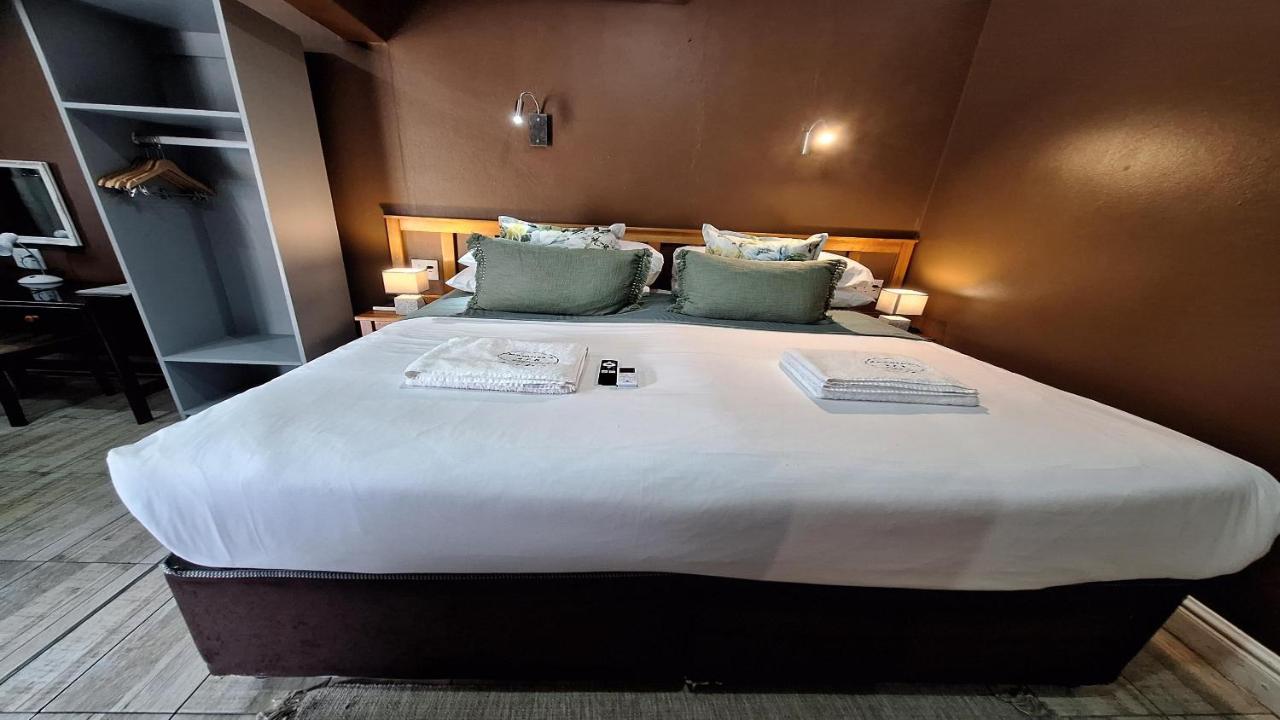 King Room with Pool View