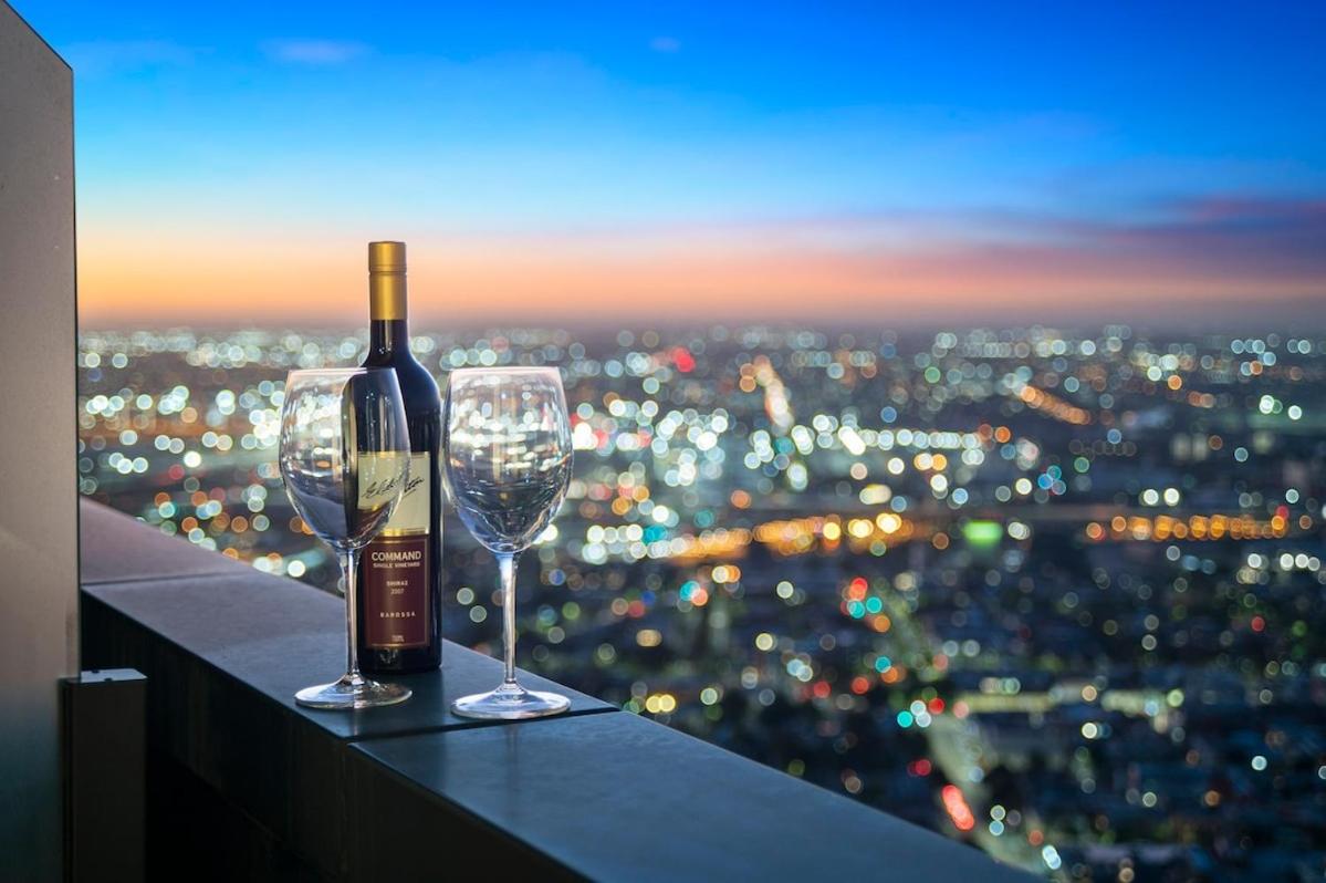 Stunning CBD Apartment with Amazing Views and Parking! - B&B Melbourne