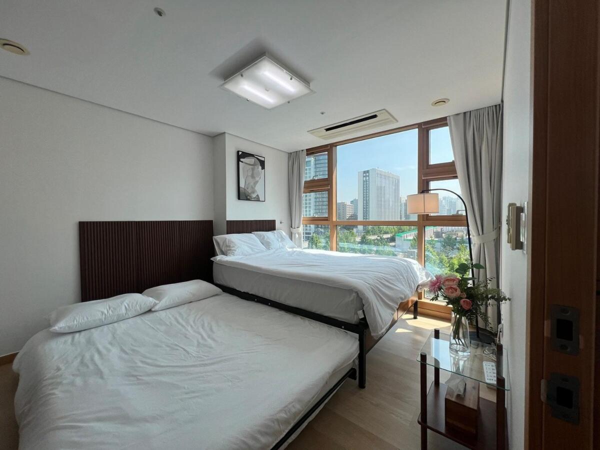 Appartamento con 2 Camere da Letto e Vista Giardino 