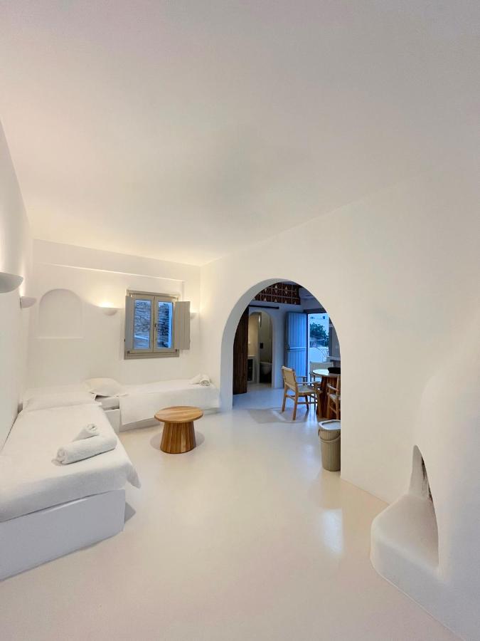 One-Bedroom Deluxe Apartment