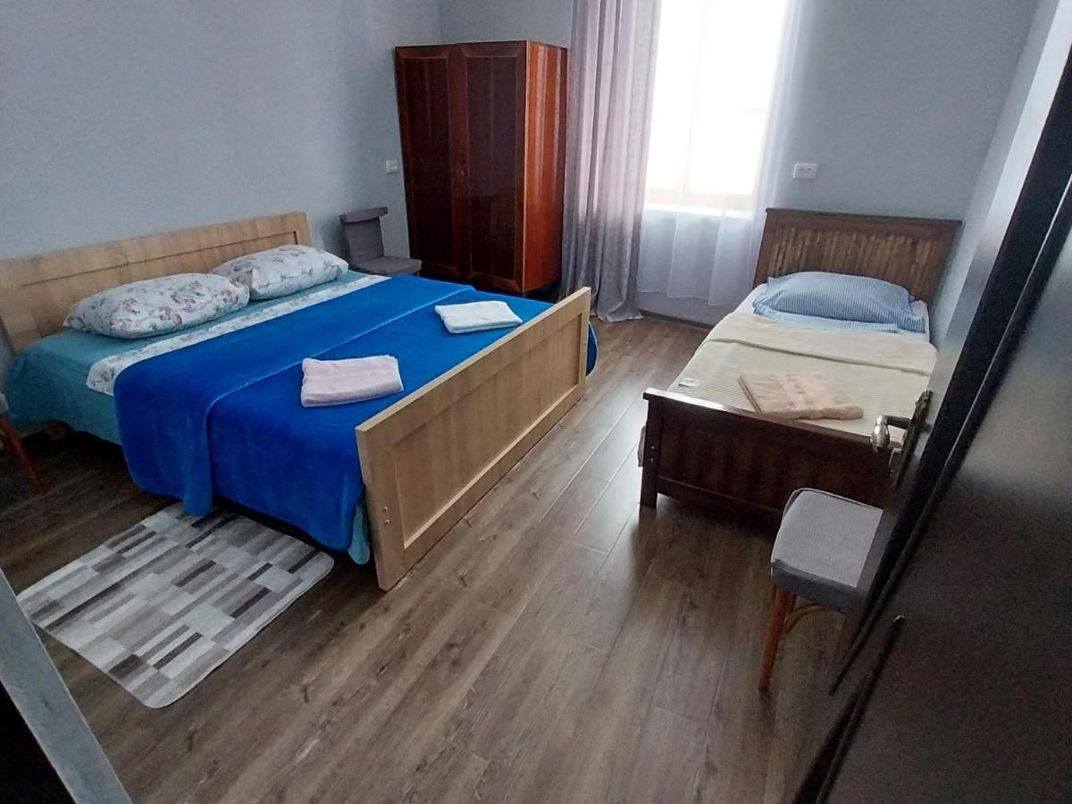 Tweepersoonskamer met 2 Aparte Bedden