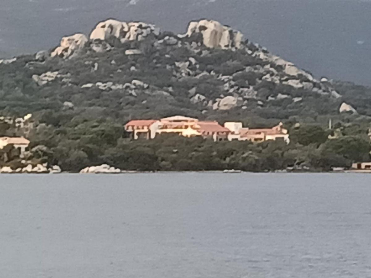 Appt neuf 2-4 pers avec loggia - Piscine chauffée - Bord de mer - Corse du Sud- Bonifacio - Ferienwohnung