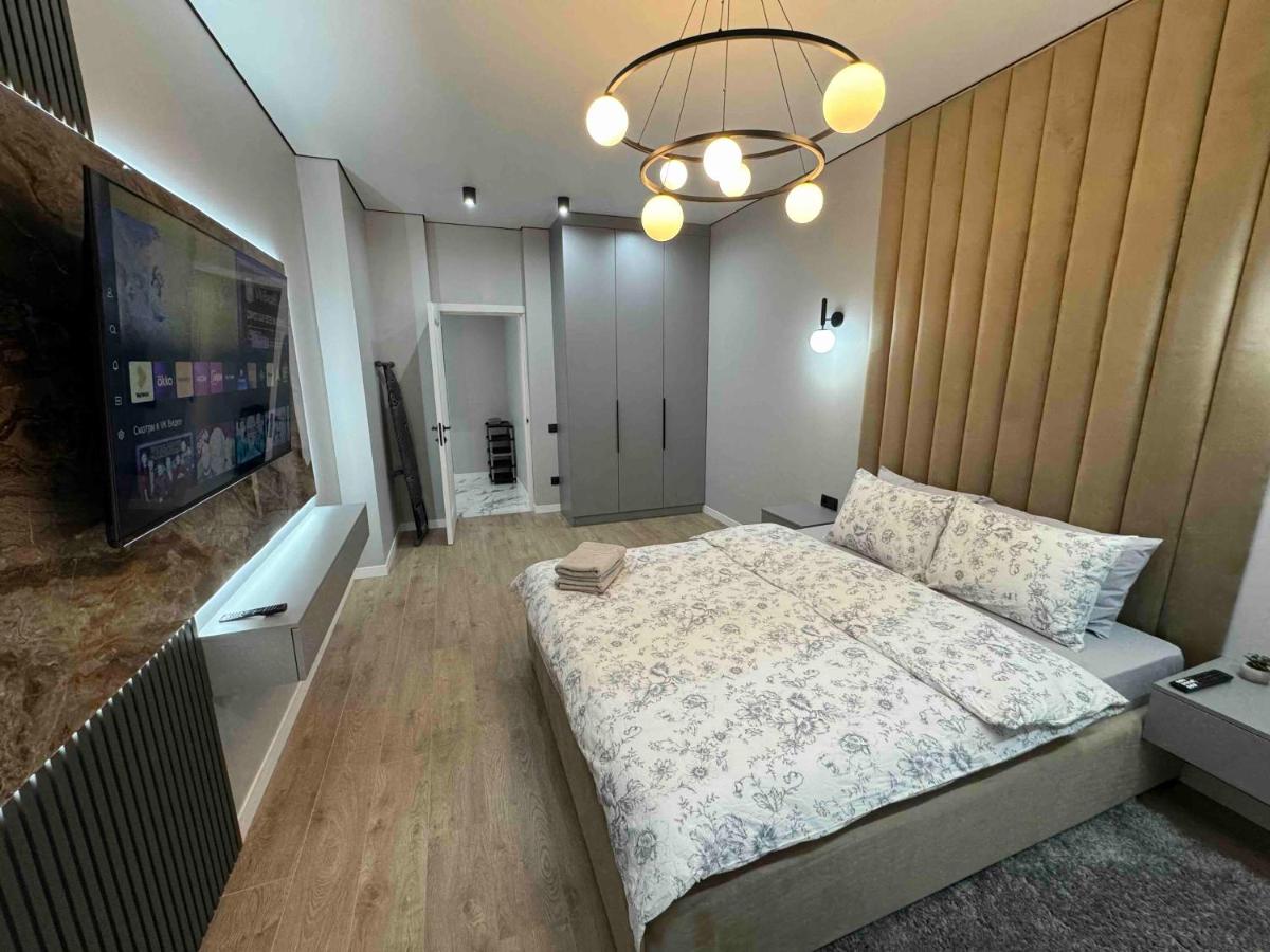 Luxury Apartment in the Center with Parking - Bed and Breakfast Chisinau