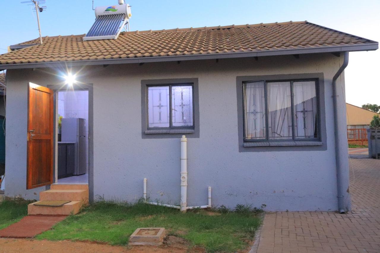 Zone 4 Motel - Chambres d’hôtes Polokwane