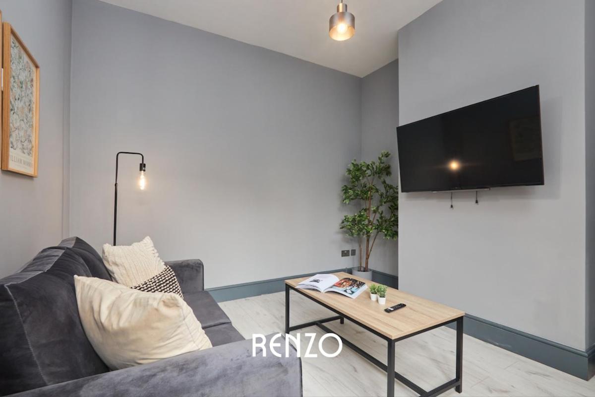 Inviting 1-Bed Apartment in Derby by Renzo, Perfect for Contractors, Free Wi-Fi! - Bed and Breakfast