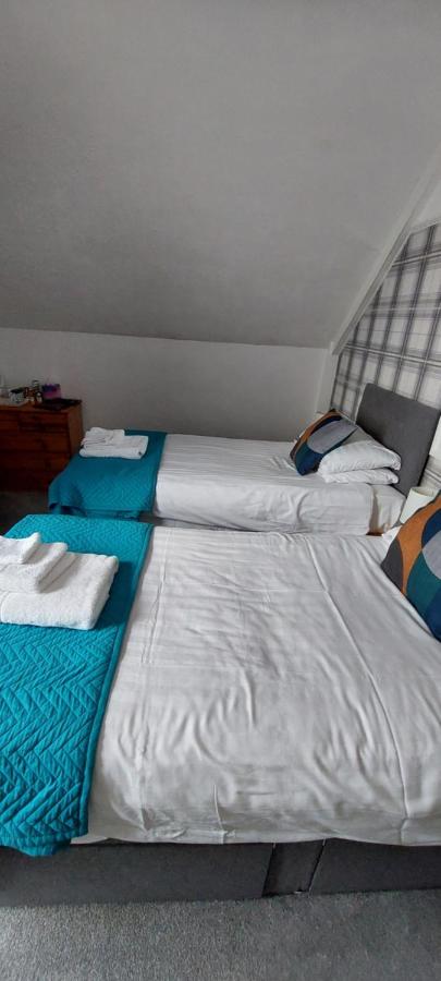 Tweepersoonskamer met 2 Aparte Bedden