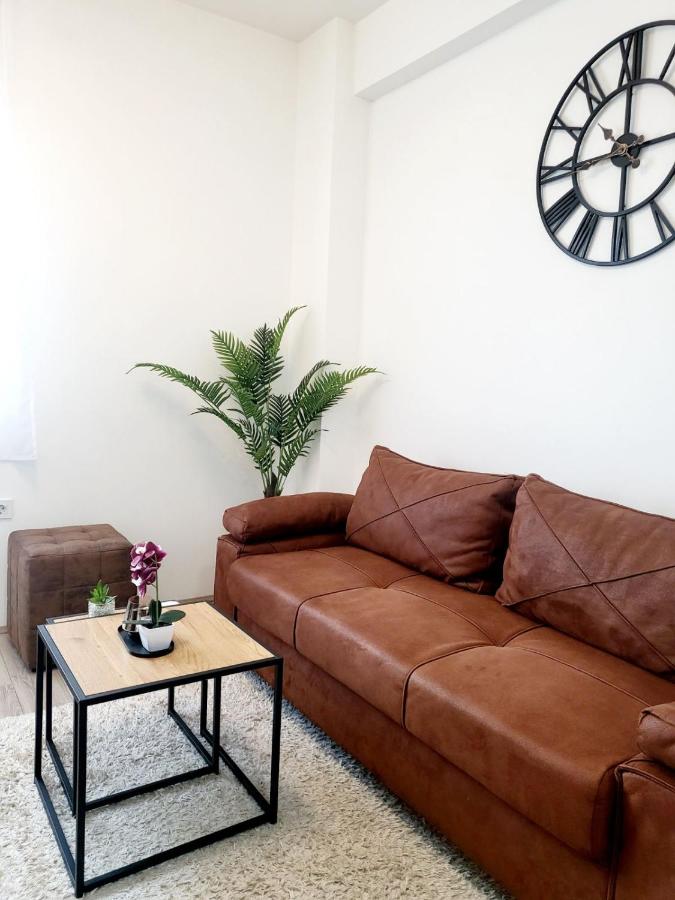 NINA 3 AKVA PARK adr Stevana Ivanovica 1 - B&B Jagodina