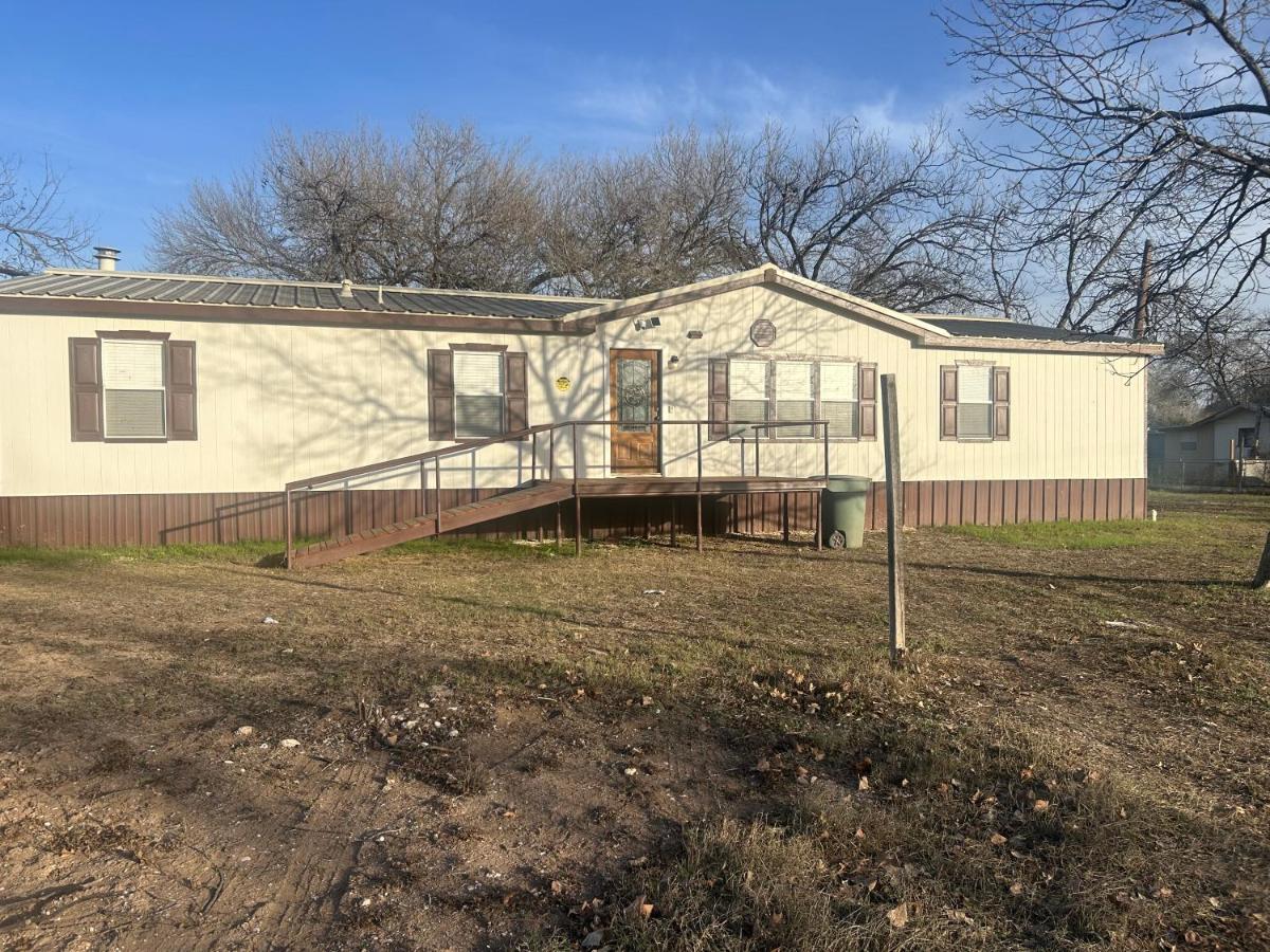 Matthews STAR gem of Uvalde - B&B