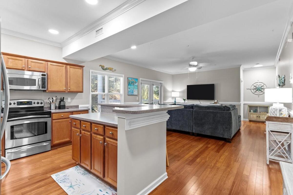 Luxury Condo 3bdr 2bth 4 bed with Beach Pool Golf Boat Ramp Pickle Ball - B&B Southport