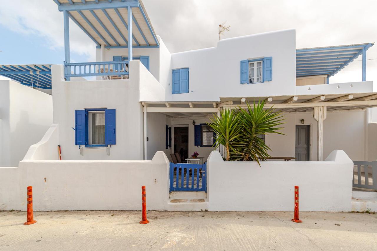 Elenitas beach house in Ornos - Bed and Breakfast