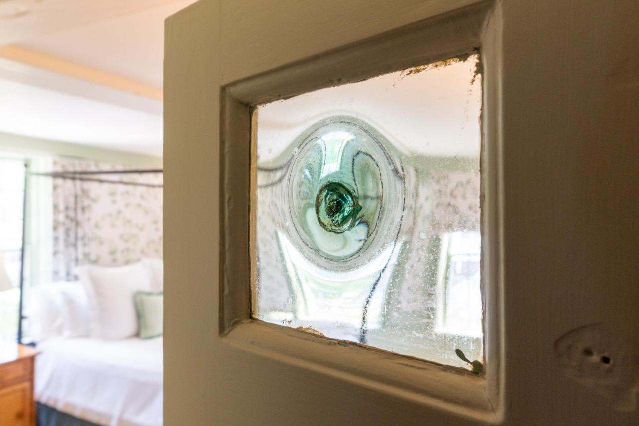 Corner Queen Room # 1