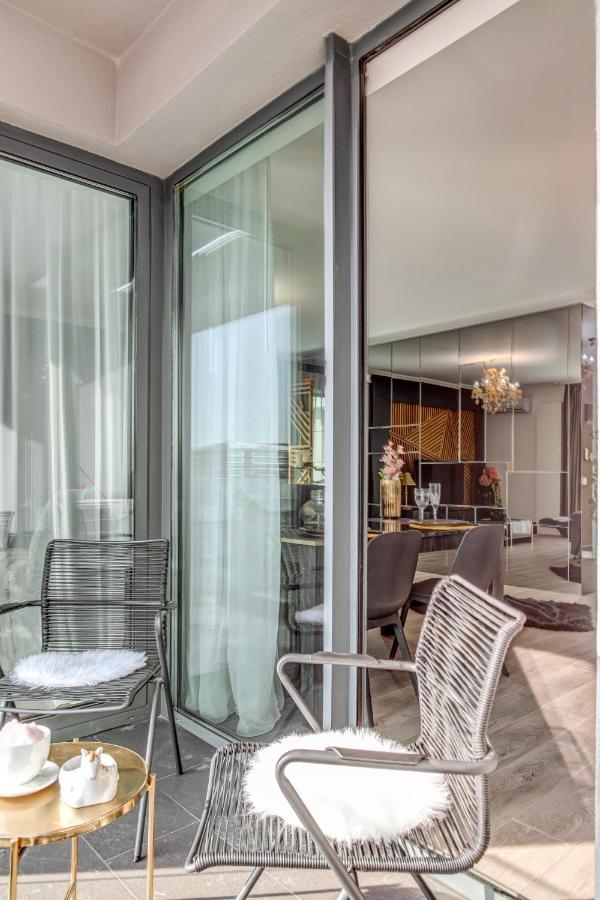 Elysium Suit - B&B Bucarest