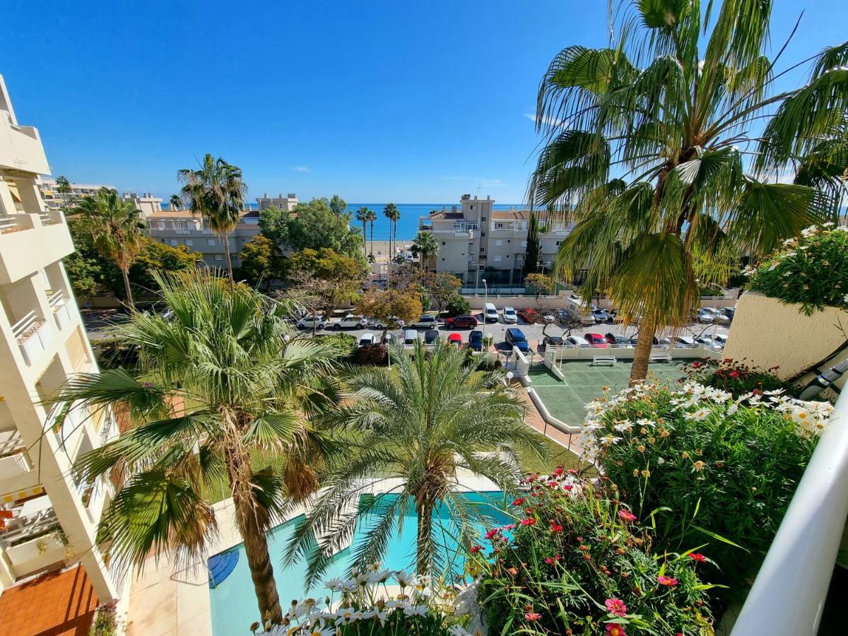 Luxury 2 bedrooms Apartment in La Carihuela Torremolinos 20 meters in from of beach - Chambres d'hôtes Torremolinos