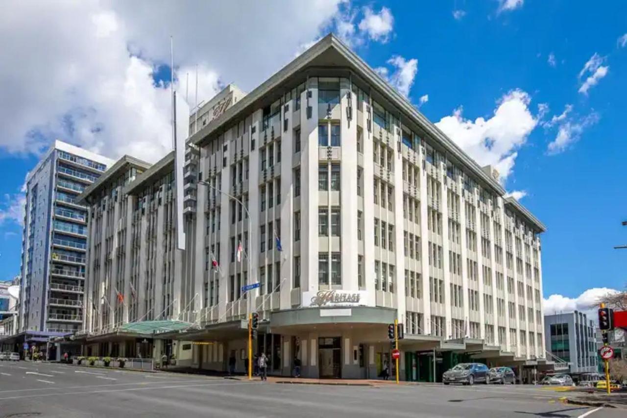 Heart of the City Apartment - By Sky Tower - Free Parking! - B&B