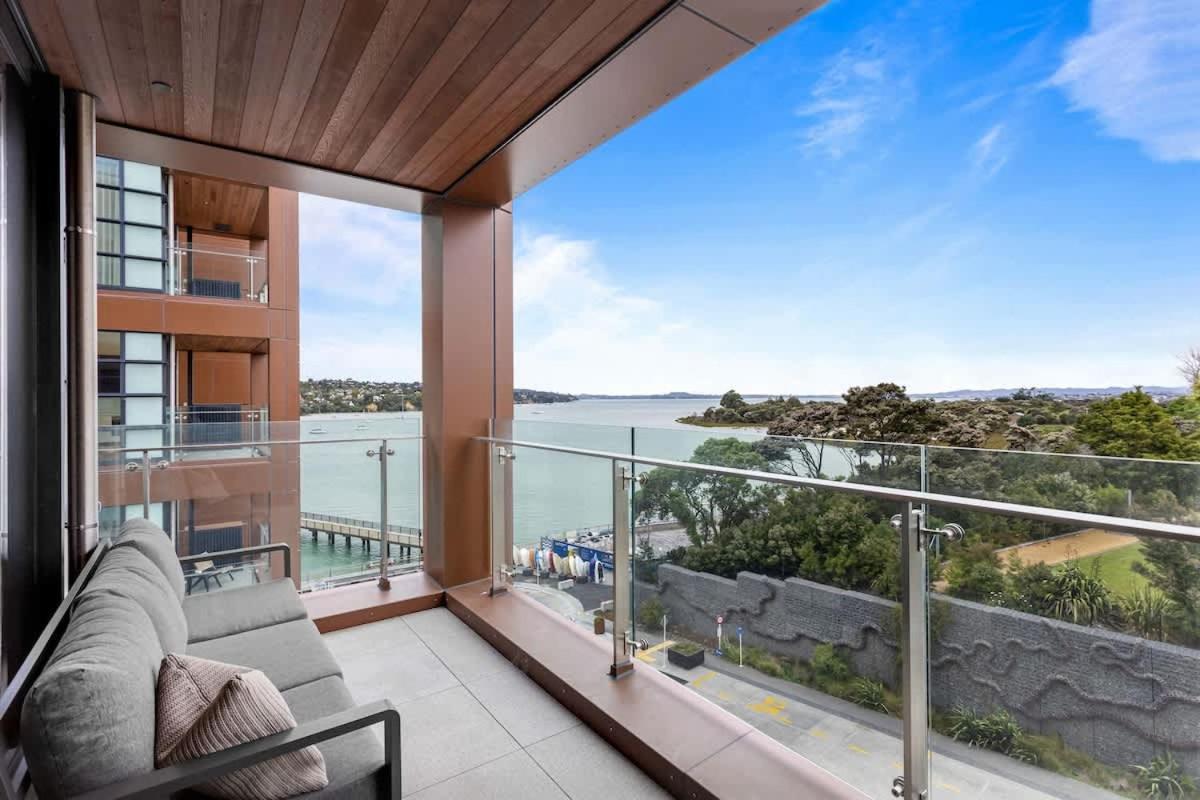 1BR with Balcony Close to Ferry by Zodiak Stays - B&B Auckland