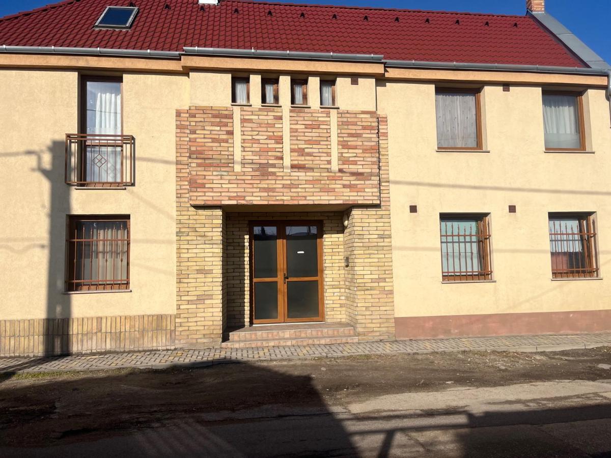 Lisbet Cottage2 Kecskemét - B&B