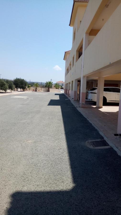 Nissi Area,Ground Floor Flat, Free internet - B&B